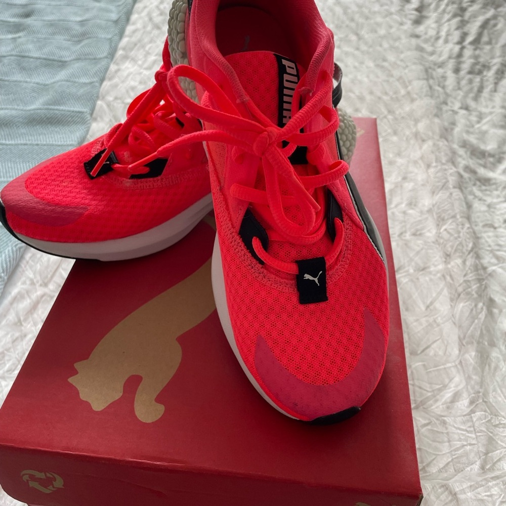 Puma Pink Sneakers Modern Knit Design